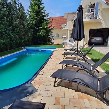 Two-bedroom Near Appartement *